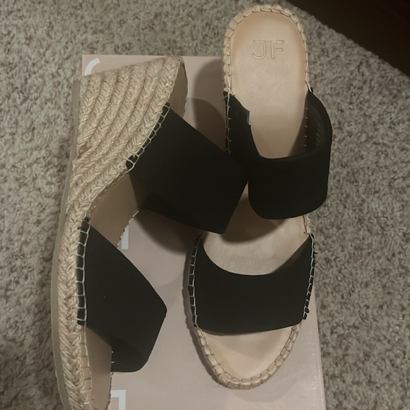 JustFab “Cute for You” Wedges in Black - Picture 3 of 5